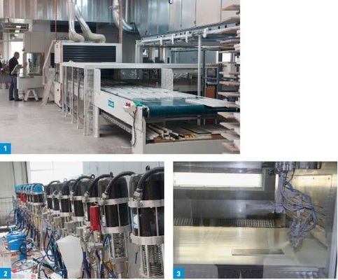 1 Die Durchlauflackieranlage mit einem Investitionsvolumen von zwei Millionen Euro arbeitet vollautomatisch in einem staubfreien Reinraum.2 Herzstück ist die für schnelle Farbwechsel ausgelegte Lackierstraße mit insgesamt 14 Farbversorgungspumpen und einem Computer, der die chronologische Abfolge des Farbauftrags koordiniert.3 Ein Farbwechsel dauert lediglich 4,5 Minuten und damit nur noch ein Viertel des Zeitbedarfs der alten Anlage.