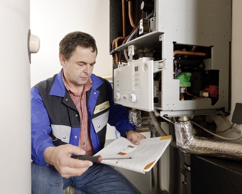 Dass mit der Cerapur Solar der Aufwand für Planung, Installation und Inbetriebnahme gering ist, bestätigt Torsten Müller nach dem Umbauprojekt bei sich zu Hause.