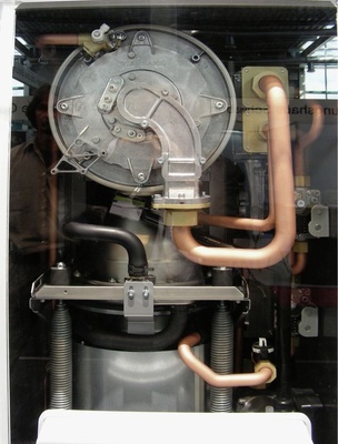 Die Hersteller von Stirling-Mikro-KWK-­Geräten wie Viessmann — hier mit dem Vitotwin 300W — haben großen Aufwand zur Schallminderung betrieben.