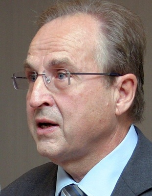 Hauptgeschäftsführer Dr. Hans-Balthas Klein: „Die Baugenehmigungen sind 2010 gestiegen, sodass die Baufertig­stellungen nachziehen werden.“