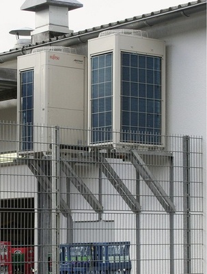 Eine Platz sparende Lösung wurde in ­diesem Rewe-Markt im Bereich des ­Außenlagers mit VRF-Geräten von Walter Meier realisiert.