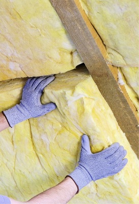 Alternativ ist auch eine dickere Wärme­dämmung als Ausgleichsmaßnahme ­möglich, um dem Gesetz Genüge zu tun.