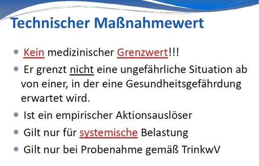 Der technische Maßnahmewert beträgt bei Legionellen 100 KBE in 100ml Wasser. Erreicht die Wasseranalyse diesen Wert, ergibt sich Handlungsbedarf.