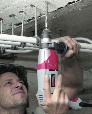 Bei kleinen Bohrdurchmessern und Arbeiten über Kopf weisen Geräte der 2-kg-Klasse eindeutig Vorteile auf.