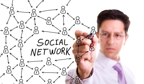 SHK-Handwerksbetrieb und Facebook? 43 % der potenziellen Kunden gaben an, dass sie bei aktuellem Bedarf auf von Freunden geteilte oder kommentierte Beiträge hin die Website eines SHK-Handwerksbetriebs ­besuchen würden.