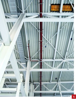 Praxisfoto Dachentwässerung mit Druckströmung.