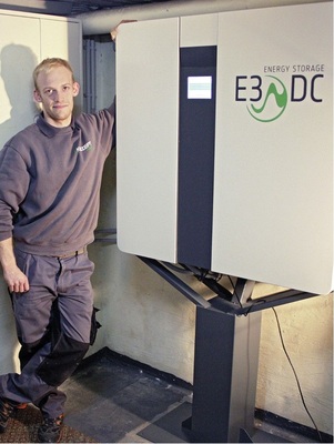 Speichersystem Storage S10 des Herstellers E3/DC, das AS Solar seit 2012 anbietet.