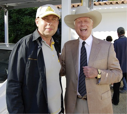 Harald Leitl mit Larry Hagman, der in der US-Fernsehsoap Dallas jahrelang überzeugend den skrupellosen Ölbaron spielte. Jetzt wirbt er lieber für die „Guten“ — wie hier auf einer ­Veranstaltung von Solarworld.