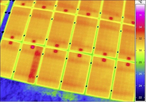 Auch die Strings der Zellen innerhalb eines Moduls können fehlerhaft verlötet sein.