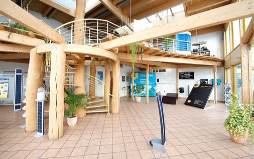 Passend zum Thema Solar sind auch die ansprechenden Beratungs- und Verkaufsräume von Viva Solar ganz in „Öko“ gehalten.