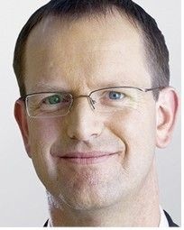 Dieter Hellekes zeigte, wie sehr in der hygienebewussten Planung von Trinkwasser-Installationen die softwaregestützte Auslegung und der Einsatz von Systemkomponenten verzahnt sind.