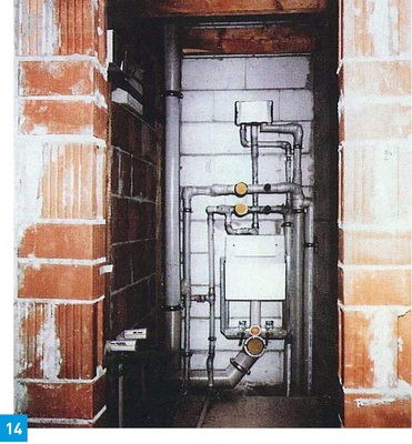 Körperschalleinleitung in den Baukörper durch ungedämmt eingebauten Wandeinbau-Spülkasten.