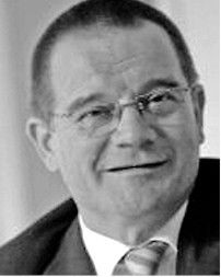 Dr. Willem Schoeber, EWE: „Entscheidend für die Netzstabilisierung sind schaltbare dezentrale Einspeiser sowie die Stromspeicherung im Haus, im Stadtteil oder in Elektroautos.“