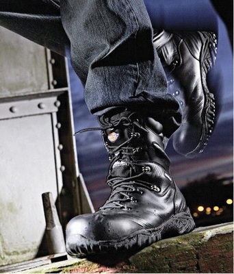 Die Thermo-Sicherheitsstiefel Urban High S1-P von Dickies.