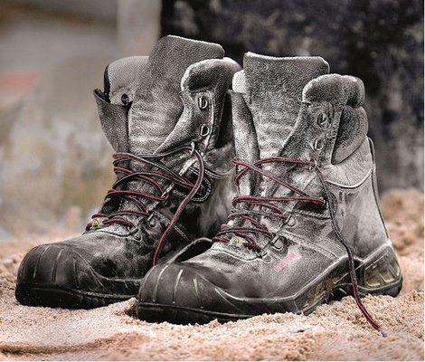 Den Sicherheitsschuh Renzo von Elten gibt es je nach Einsatzbereich mit vielen zusätzlichen Schutzfunktionen.