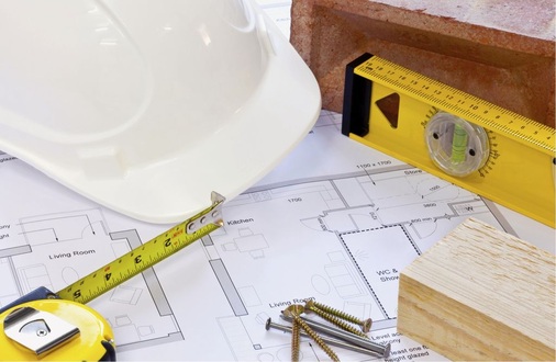 Im Bestand planen und bauen gebietet die Beachtung der zum Teil erheblichen rechtlichen Abweichungen und Besonderheiten gegenüber Neubauvorhaben.