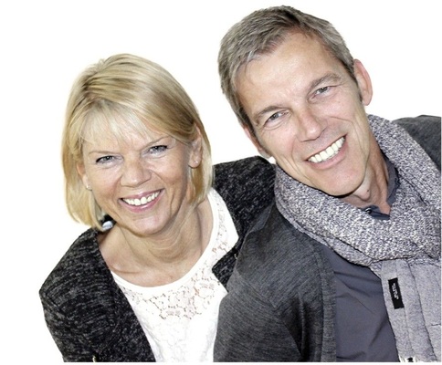 Baden, Ankleiden und Schlafen sollten miteinander verwoben sein. Ralf muss oft wesentlich früher aufstehen. Birgit möchte trotzdem ungestört weiterschlafen können, während sich ihr Mann fertig macht.