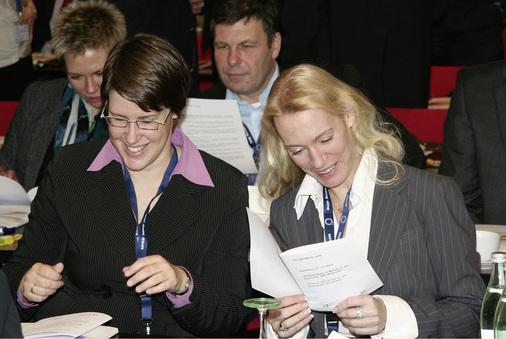 Die SHK-Branche unter Beobachtung: Dr. Andrea Matschke und Dr. Stefanie Jungheim vom Bundeskartellamt hatten offensichtlich ihren Spaß dabei.