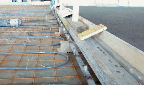 Für das Aufheizen von Heiz­estrichen wird innerhalb des Bauablaufs zu einem Zeitpunkt Heizwärme benötigt, zu dem häufig noch kein betriebsbe­reiter Wärmeerzeuger verfügbar ist.
