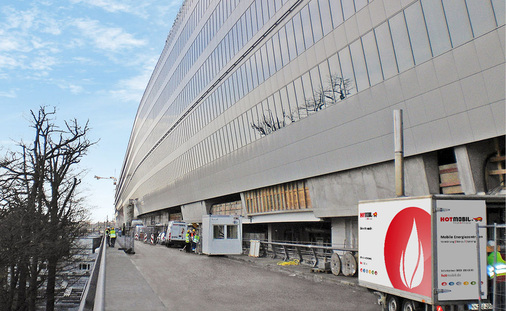 Moderne Gewerbeobjekte werden zunehmend über Flächenheizsysteme oder Thermische Bauteilaktivierung beheizt. Mit mobilen Heizzentralen wird in der Bauphase die benötigte Heizwärme bereitgestellt.