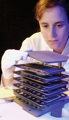 Die Standfestigkeit von Brennstoffzellen-Stacks — im Bild eine SOFC-Zelle — muss bis zur Markteinführung der Geräte noch signifikant verbessert werden.