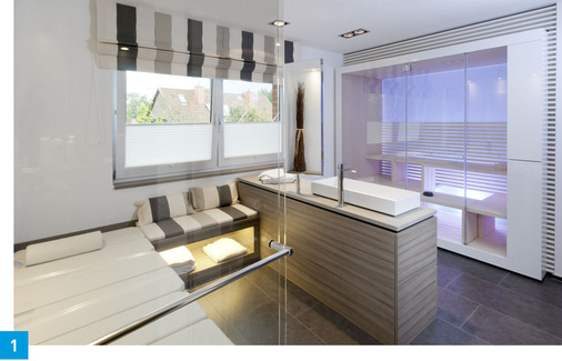 Hier kann man sich niederlassen: nach einem Saunagang liegen, kommunikativ auf der Bank sitzen oder sich bequem anziehen oder eincremen.