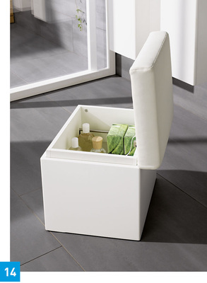 Der in zwei Höhen verstellbare Hocker der Keramag-Serie Dejuna schafft Stauraum. Er verfügt über Rollen mit Belastungsstoppfunktion.