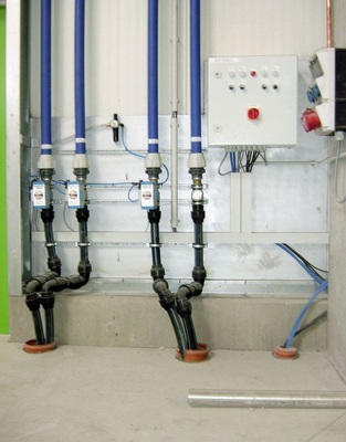 2 Druckleitungen ­Regenwasser zu den Verbrauchsstellen. - © König
