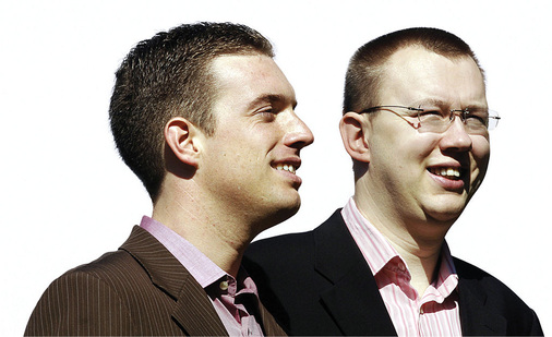 Benjamin Fritz (links) und David Muggli gründeten die Priogo AG vor fünf Jahren. Das Unternehmen installiert Photovoltaik und regenerative Wärmetechnik. - © Priogo AG
