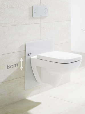 Per Knopfdruck, aber stromlos wird mit dem neuen Eco Plus-Element die Sitzhöhe des WCs im Bereich von 41 cm bis 49 cm individuell eingestellt.