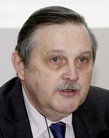 Friedrich-Wilhelm Göbel (ZV-Berufsbildung): „Mit der zeitgemäß gestalteten Ausbildungsverordnung ab Sommer 2013 hat der Klempnerberuf deutlich an Attraktivität gewonnen.“