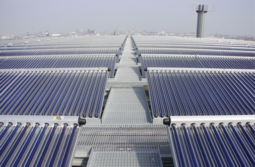 Der Energiebunker Wilhelmsburg in Hamburg ist mit ­einer Fläche von 1348 m² laut Ritter XL Solar die größte Vakuumröhrenkollektoranlage in Deutschland.