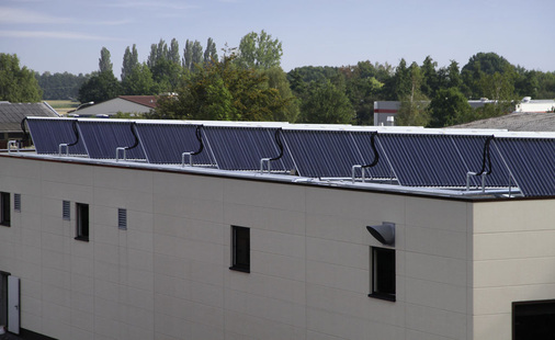 Beim Familienunternehmen Hustert Galvanik in Rahden, Nordrhein-Westfalen, kommt solare Wärme für die galvanischen Produktionsprozesse zum Einsatz.