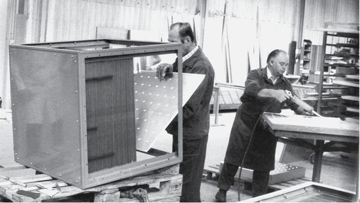 Produktion eines Kreuzstromwärmeübertragers in den frühen 1970ern.
