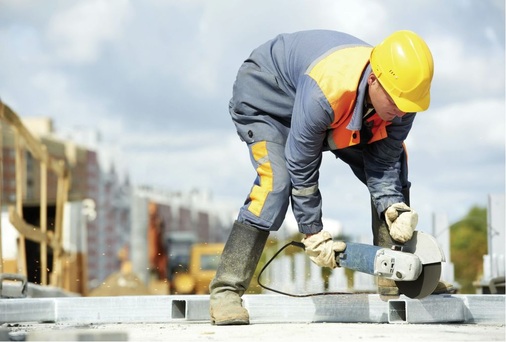 Bei Verträgen mit Schwarzarbeitsabrede ­drohen Rechtsverluste für beide Parteien. - © Foto: iStockphoto
