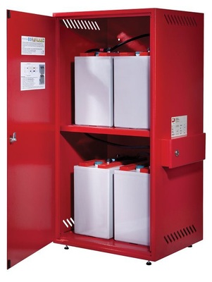 Der Blei-Gel-Batteriespeicher Solstore 8.0 Pb Home von IBC soll eine kalendarische Lebensdauer von zehn Jahren mit 2700 Zyklen bei 50 % Entladetiefe haben.