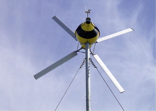 Ein weiterer Hersteller ist die Firma WES Energy aus Sankt Michaelisdonn hier mit dem sogenannten Wespe-Rotor. - © Juettemann
