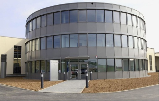 Über 4,5 Mil­lio­nen Euro hat Systemair in den Neubau des F+E-Zentrums in Boxberg-Windischbuch investiert. Hier ist der zugehörige Bürotrakt abgebildet.