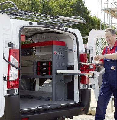 Dem Handwerksbetrieb bietet der Händler eine umfangreiche Zusatzausstattung, die vom Dachträger bis zur mobilen Werkstatt reicht.