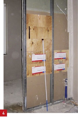 Flächenbündig eingebaute Wandverstärkungen bzw. Traversen sichern die nachträgliche Anpassbarkeit.