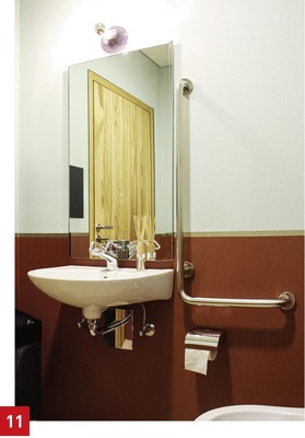 Ausstattungselemente sollten sich kontrastreich von ihrer Umgebung abheben und die Auffindbarkeit erleichtern.