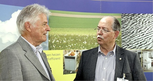 Peter Hubacher erklärt Wolfgang Schmid im Interview, dass in den nächsten fünf Jahren die Jahresarbeitszahlen von Luft/Wasser-Wärmepumpen auf 4.0 gesteigert werden könnten.