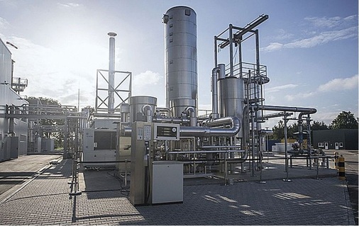 Audi-e-gas-Anlage in Werlte/Emsland. Die Power-to-GasAnlage nutzt überschüssigen Strom zur Herstellung von ­synthetischem Methangas. - © Audi
