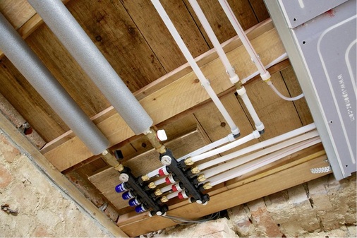 Die Trockenbaulösung des Rohrherstellers bietet ein Komplettprogramm mit kompakt zu bauenden Pumpengruppen, Raumfühlern und Verteilern an.