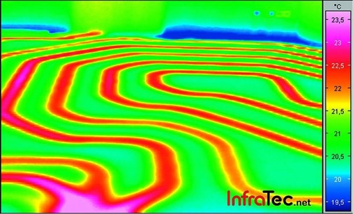 Im Mauerwerk oder Estrich verlegte Leitungen können ebenso ­visualisiert… - © InfraTec
