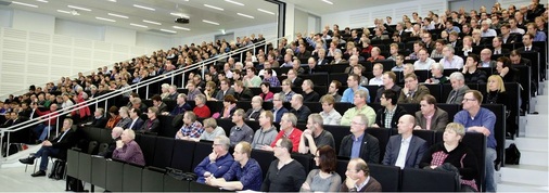 Gut gefüllt: Im neuen Audimax der Fachhochschule Münster/Burgsteinfurt wollten über 400 Fachleute aus der Sanitärbranche mehr wissen zu aktuellen Entwicklungen rund um die Trinkwasserverordnung.