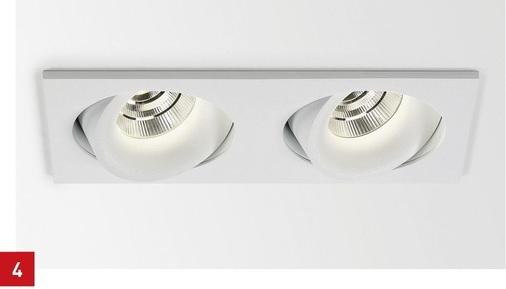 Direktstrahlende Downlights von Delta Light, verbunden in ­einem weißen Rahmen. Neben der klassischen Beleuchtung mit jeweils einzeln platzierten Downlights wirkt solch eine gerahmte Leuchte aus zwei Downlights ­sofort harmonischer und hochwertiger.