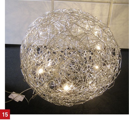 Fil de Fer Sospensio, Klassiker von Catellani & Smith, besteht aus handgeflochtenen Aluminiumdrähten mit eingearbeiteten direkt strahlenden Halogenlampen.