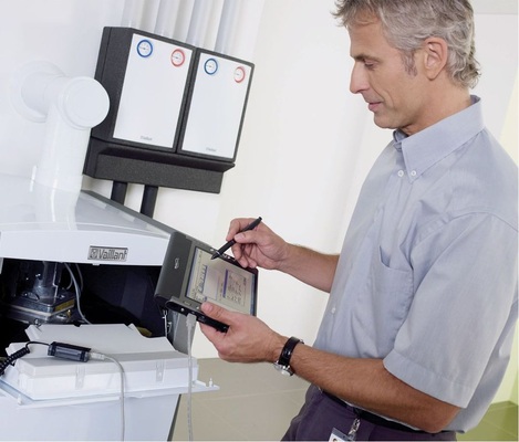 Zuverlässigkeit und Kompetenz erwarten Fachhandwerker von Werkskundendiensten. Wichtig ist darüber hinaus die Information über den jeweils aktuellen Stand der Arbeiten.