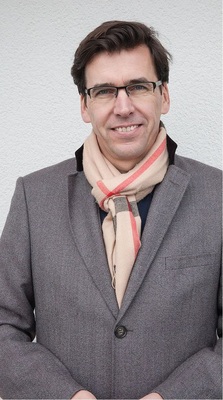 Christoph König, Geschäftsführer der GS Wohnbau in Augsburg, überträgt seine Erfahrung mit Lüftungssystemen in Ein­familienhäusern auf den Wohnungsbau.
